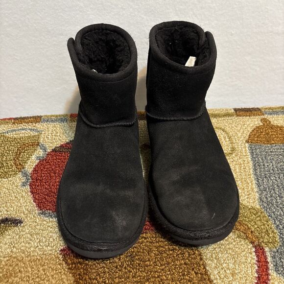 UGG Australia Black Girl 4 Snaps Sheepskin - Picture 1 of 6